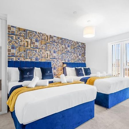 The Versace Suite With 4 Beds And Secure Free Parking 伯明翰 外观 照片