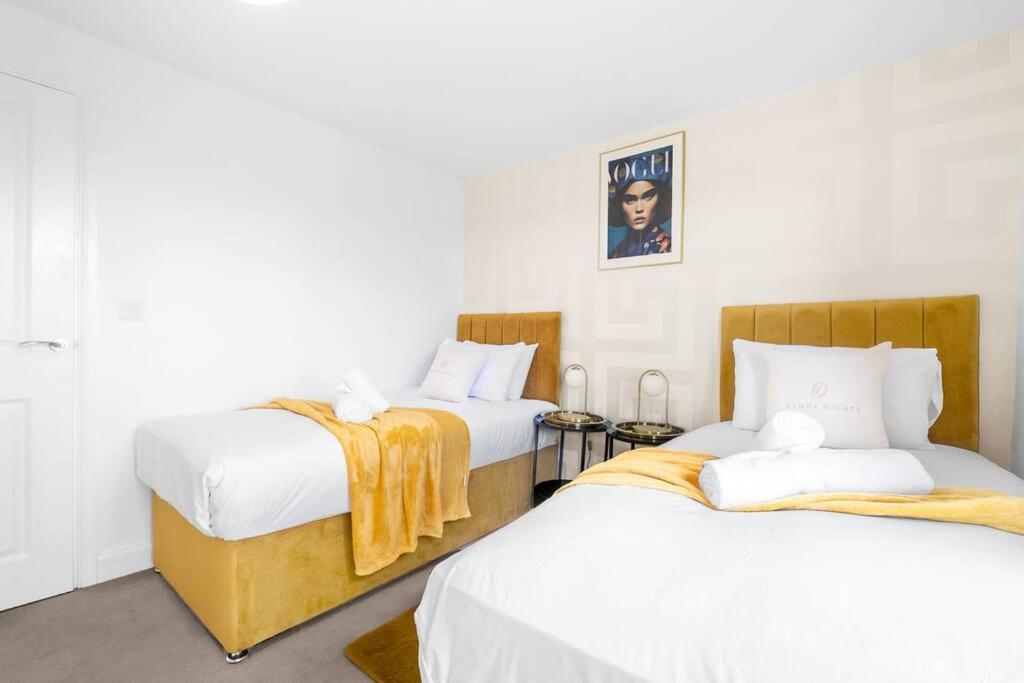 The Versace Suite With 4 Beds And Secure Free Parking 伯明翰 外观 照片