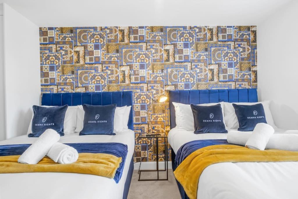 The Versace Suite With 4 Beds And Secure Free Parking 伯明翰 外观 照片