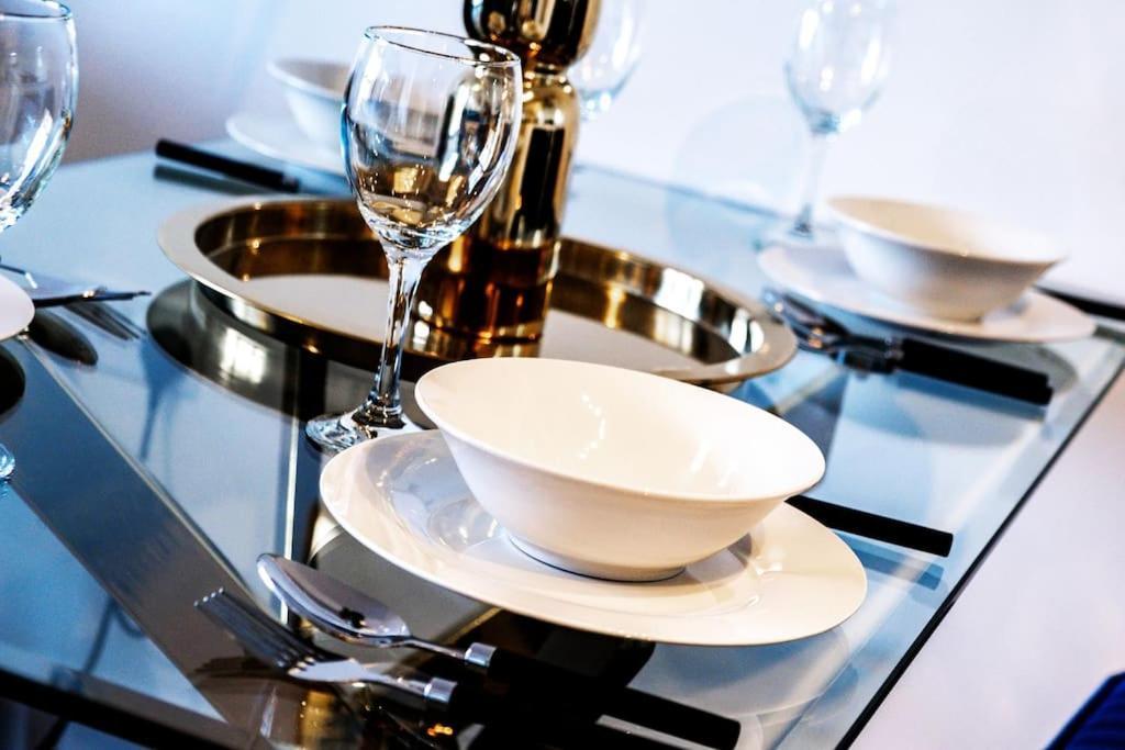 The Versace Suite With 4 Beds And Secure Free Parking 伯明翰 外观 照片