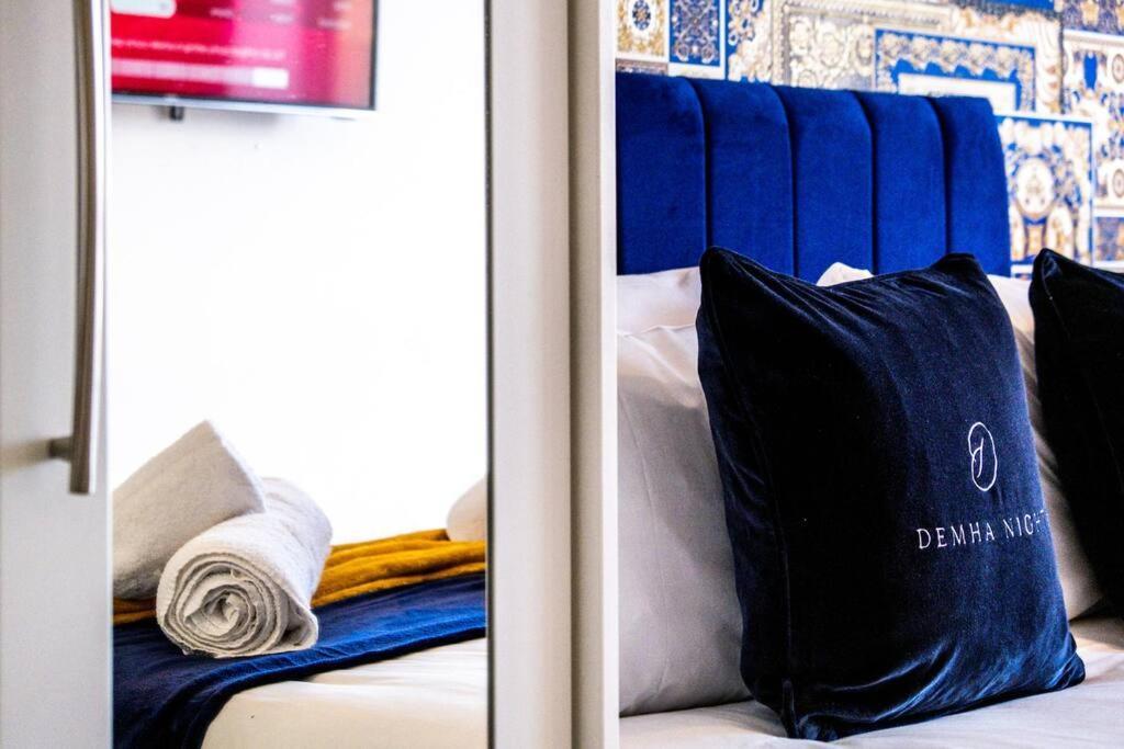 The Versace Suite With 4 Beds And Secure Free Parking 伯明翰 外观 照片