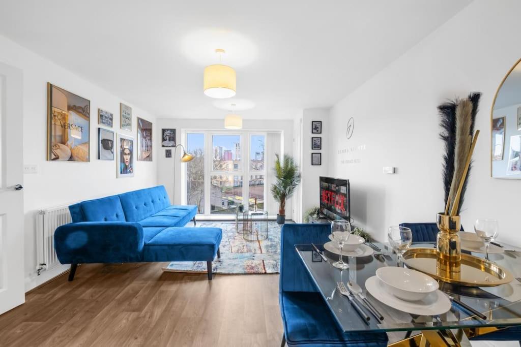 The Versace Suite With 4 Beds And Secure Free Parking 伯明翰 外观 照片